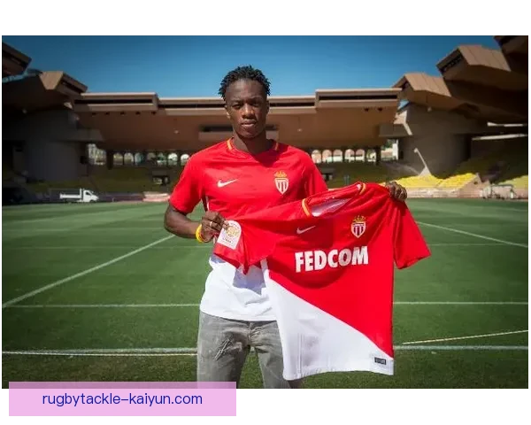 荷兰转会策略分析：球队阵容调整与未来发展方向引人关注